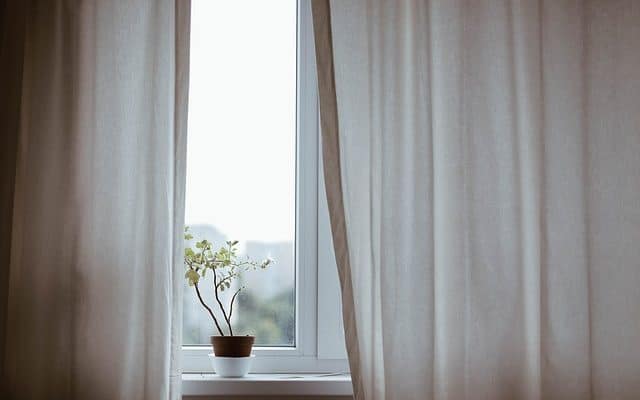 Cortinas e persianas: 5 recomendações para escolher para a sua sala